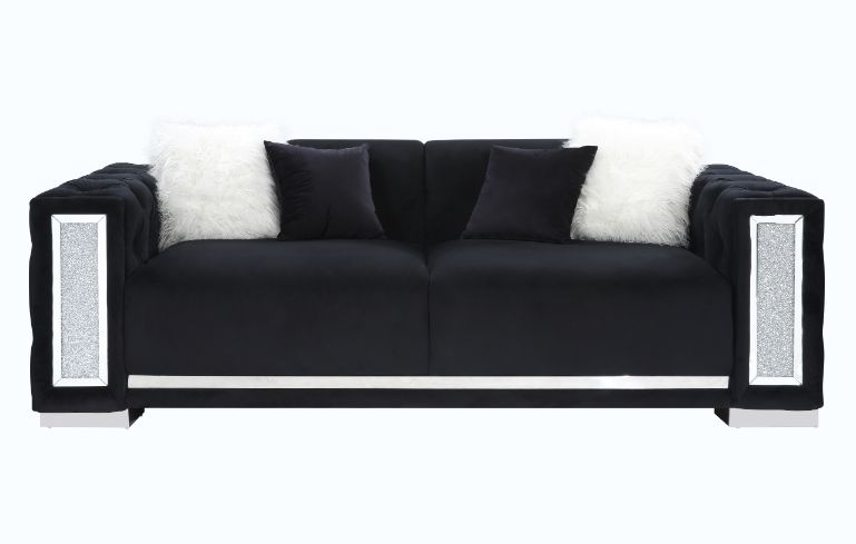 Trislar Sofa W/4 Pillows (Same Lv01397)