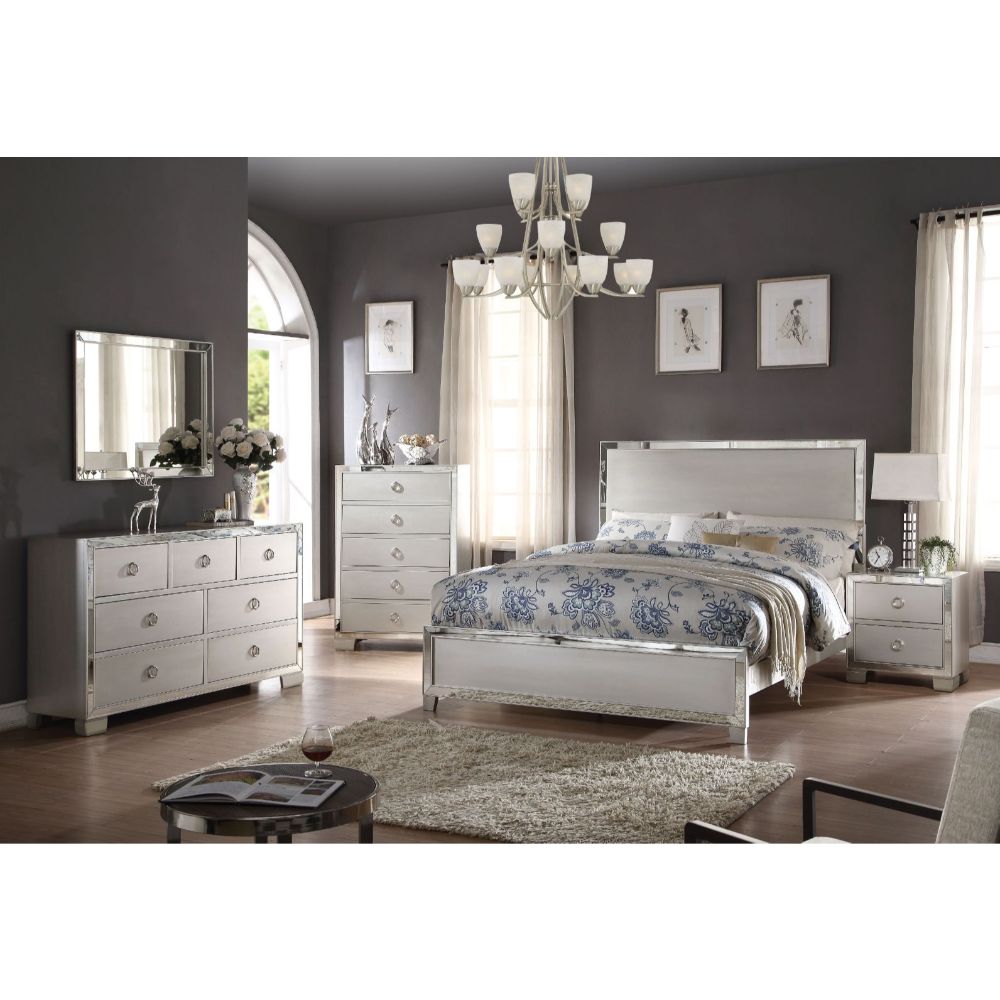 Voeville II Queen Bed