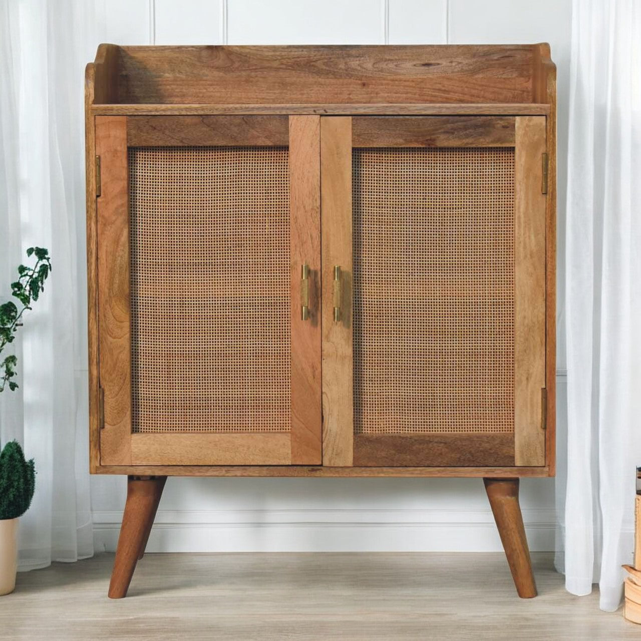 Larissa T-Bar Raised Cabinet