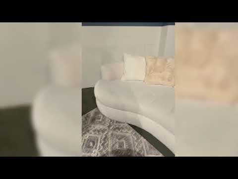 Iniko Sofa W/6 Pillows