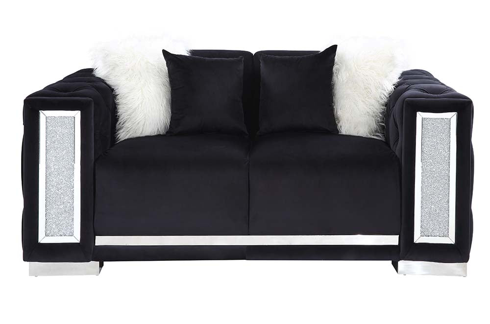 Trislar Loveseat W/4 Pillows (Same 52526)